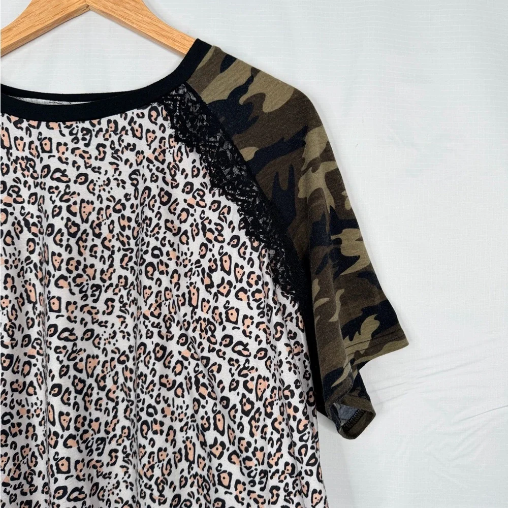 SHEIN Plus 1X Leopard Camo Raglan Top Short Sleeve Casual Tee - Picture 3 of 8